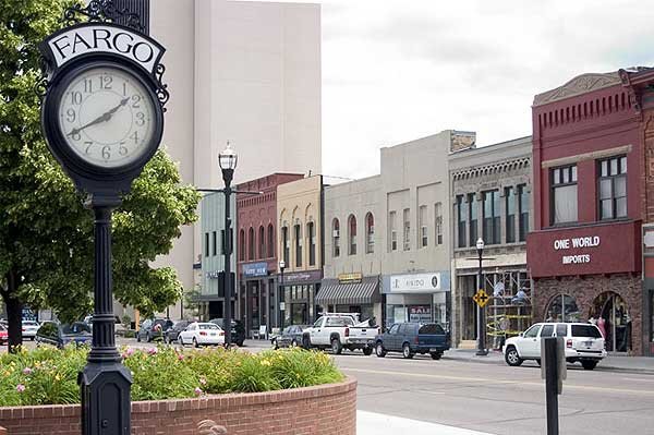main_avenue_businesses.jpg